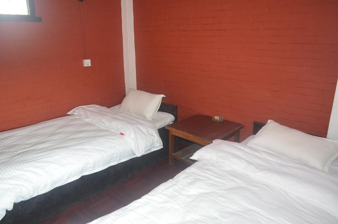 Hotel Holiday Inn Kathmandu Buitenkant foto
