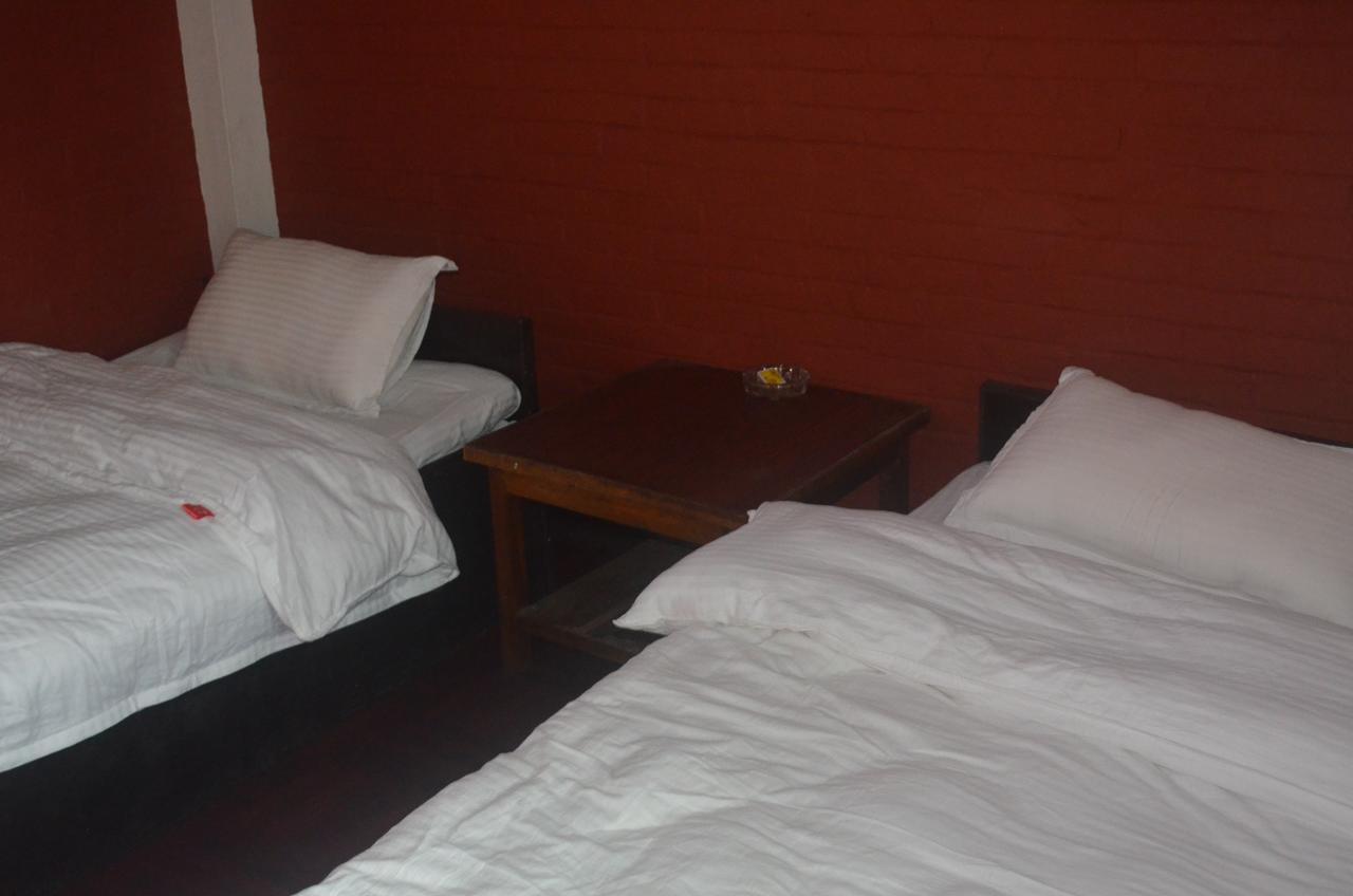 Hotel Holiday Inn Kathmandu Buitenkant foto