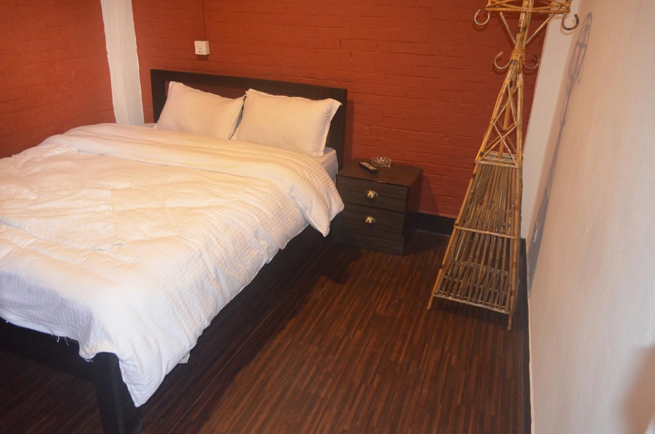 Hotel Holiday Inn Kathmandu Buitenkant foto